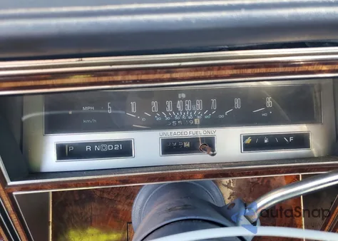 1984 Oldsmobile 98 Regency z USA, uszkodzony, nr VIN 1G3AG69Y8EM726118